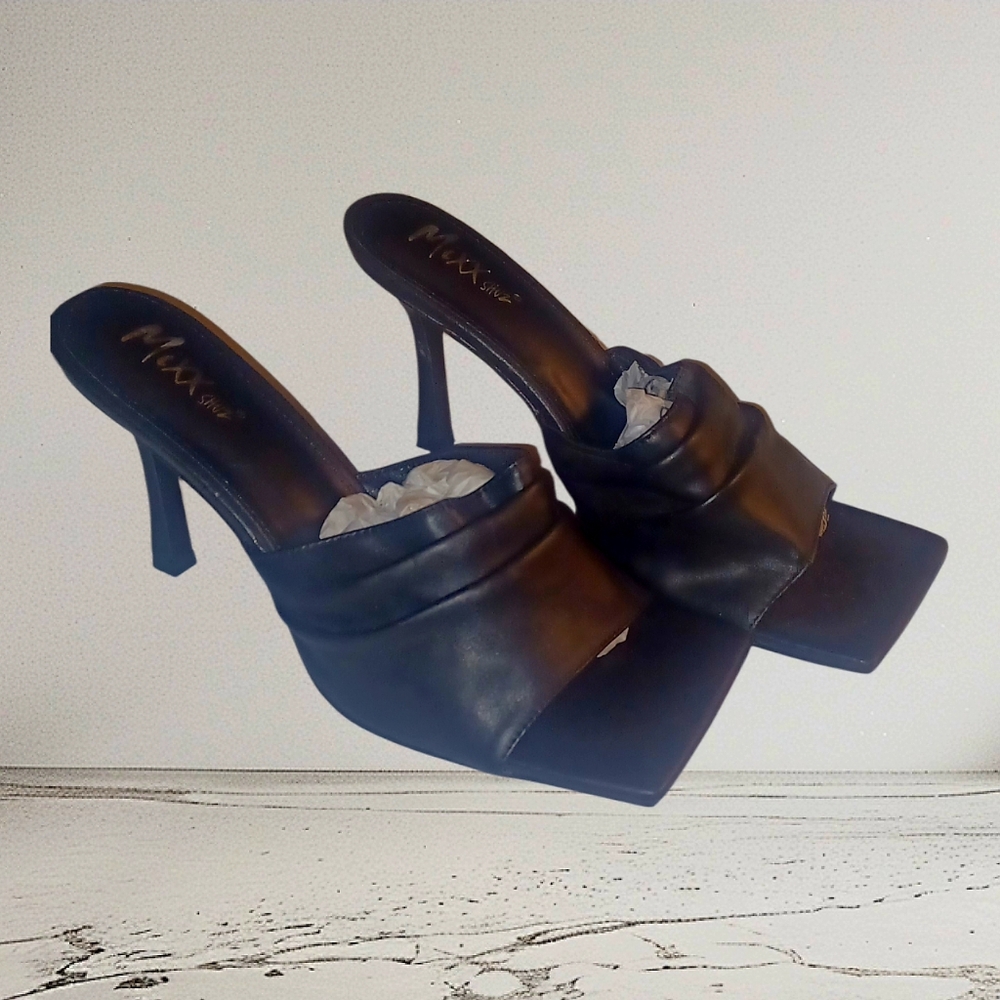 Mixx Shuz Black Women's Square Toe Heeled Mules Size 9 NWOT - Picture 2 of 5